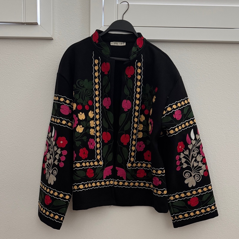 Floral Embroidered Black Blazer